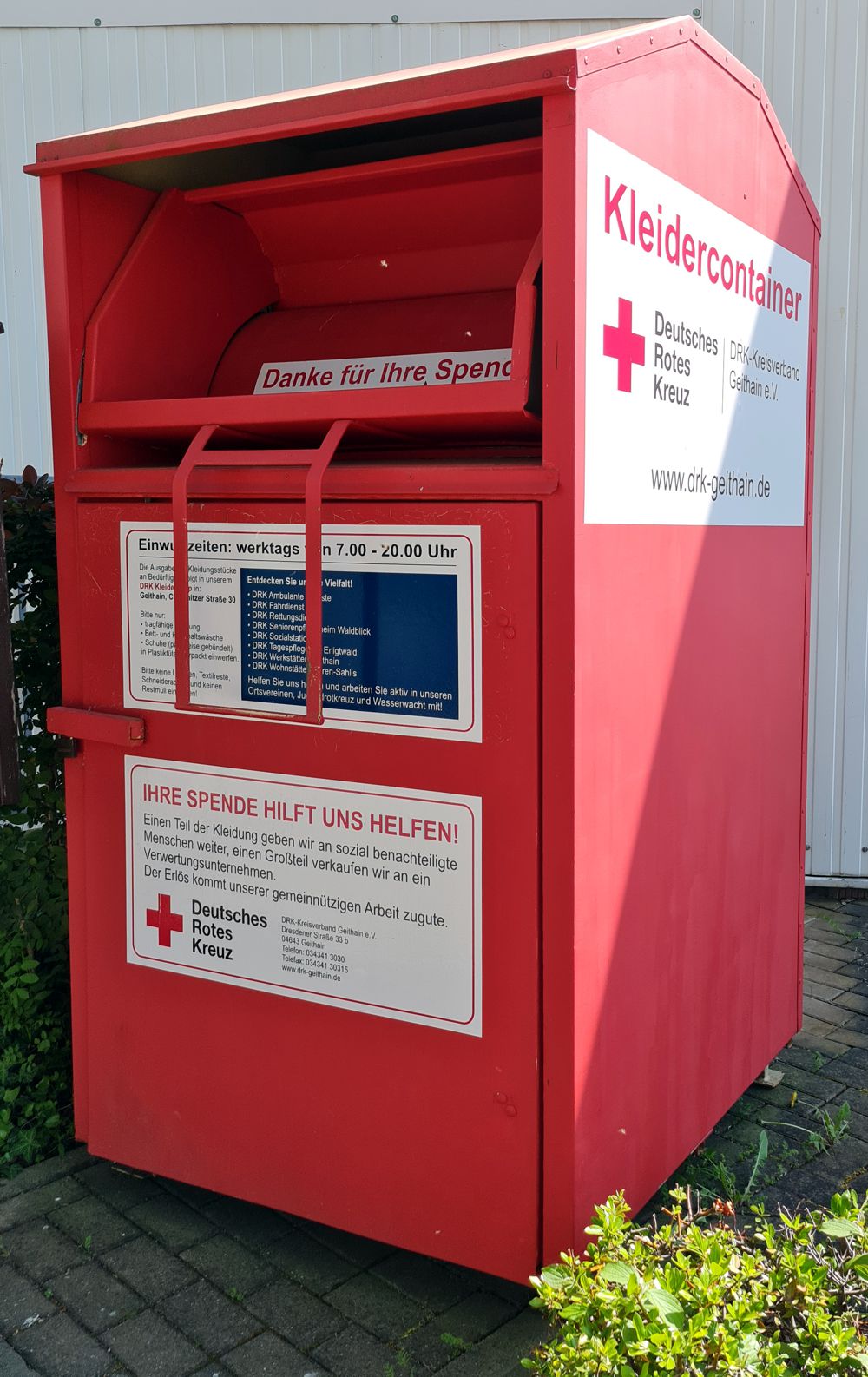 Kleidercontainer2_web.jpg